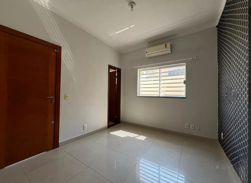 Casa à venda com 3 quartos, 179m² - Foto 4