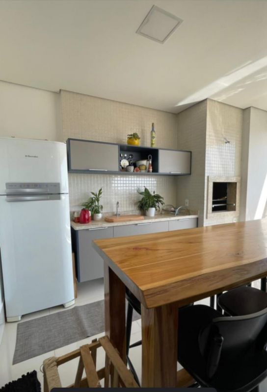 Apartamento à venda com 4 quartos, 182m² - Foto 2