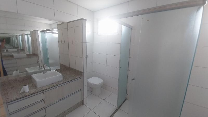 Apartamento para alugar com 3 quartos, 167m² - Foto 35